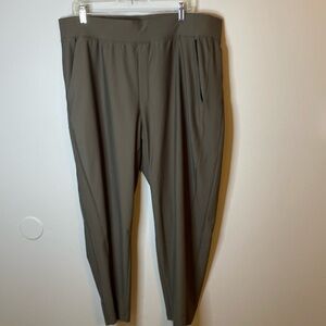 Old Navy Active Olive Green Powersoft Go Dry Pants with Pockets EUC Size XXL
